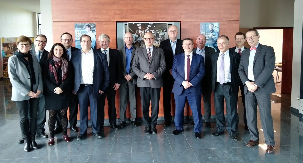 PaulRolland2018's tweet photo. Bravo au dynamisme régional de l'UIMM Hauts de France avec qui j'ai échangé cet après-midi! Beaucoup d'engagement des 6 CST au service des entreprises et de leur avenir. #uimm #hautsdefrance #industrielsengagés. https://t.co/gmICmSAGfa