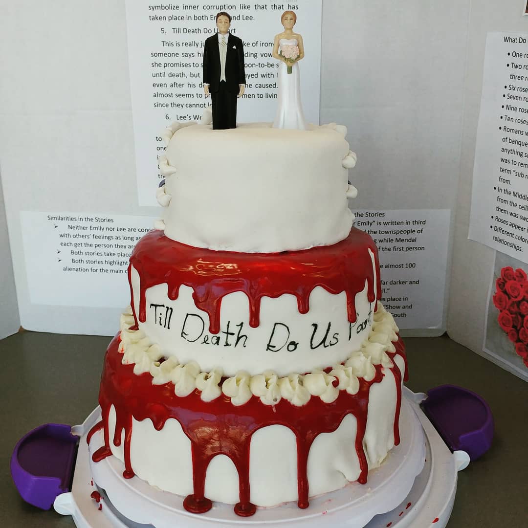 CSWritersatWork's tweet image. The @chattstatelibrary&apos;s 5th annual Edible Book Festival was outstanding! Congrats to Makenzie Forrest for winning Author&apos;s Choice for her Southern Gothic wedding cake. #CSWritersAtWork