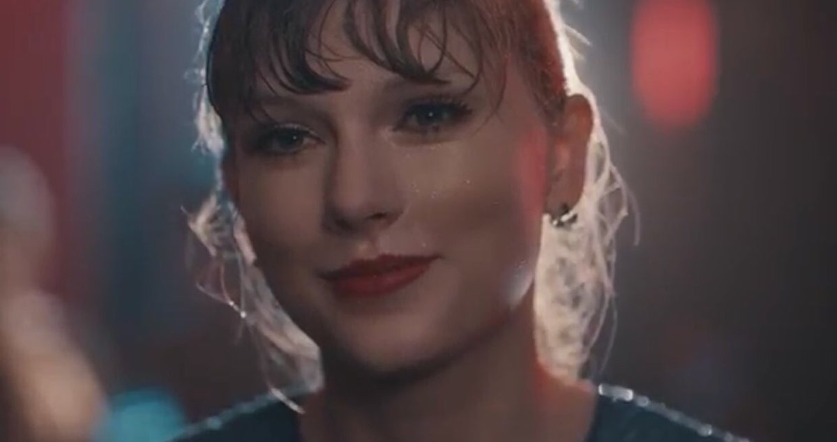 swiftiemeester's tweet photo. guys I have a problem and can’t stop watching these masterpieces! I love this song so much and I’m so happy we have TWO videos😍✨💕 @taylorswift13 @taylornation13 #ItsDelicate #DelicateMusicVideo https://t.co/16oClS0GWs