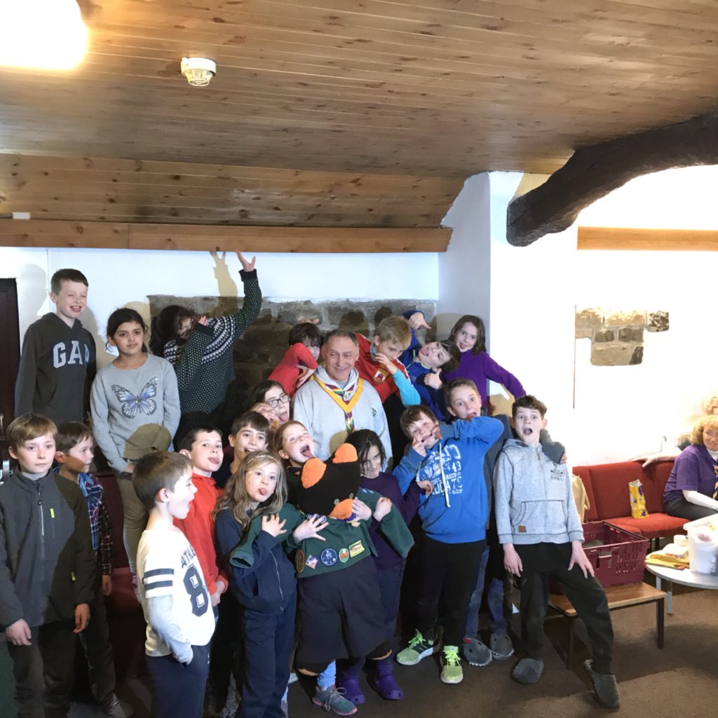 Simon26lee's tweet photo. Presented with the Silver Acorn by the Cubs tonight #iScout https://t.co/Gl7NitmFGU
