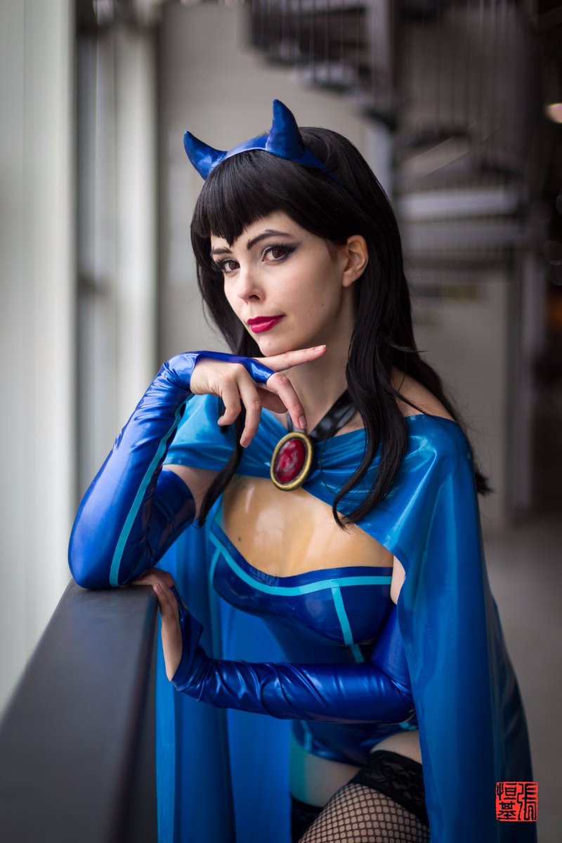 FoodAndCosplay's tweet photo. Latex Bombshell Raven
Cosplay by @Calssara
Taken at @comiccongermany 17
#Latex #Cosplay #Raven #Bombshell #RavenBombshell #DC #DCComics #RavenCosplay #BombshellCosplay #RavenBombshellCosplay #DCCosplay #DCComicsCosplay https://t.co/1XowDN7WHA
