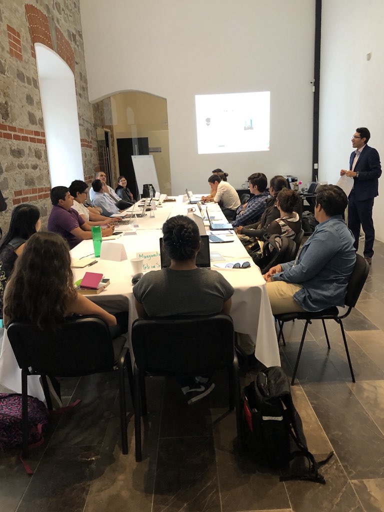 karlapinak's tweet image. Hoy participamos con el tema #ProtocoloDeMadrid, impartido en el “Diplomado en Internacionalización del PYMES” organizado por @DesaEcoPue y el Colegio de Economistas de #Puebla. #PropiedadIndustrial