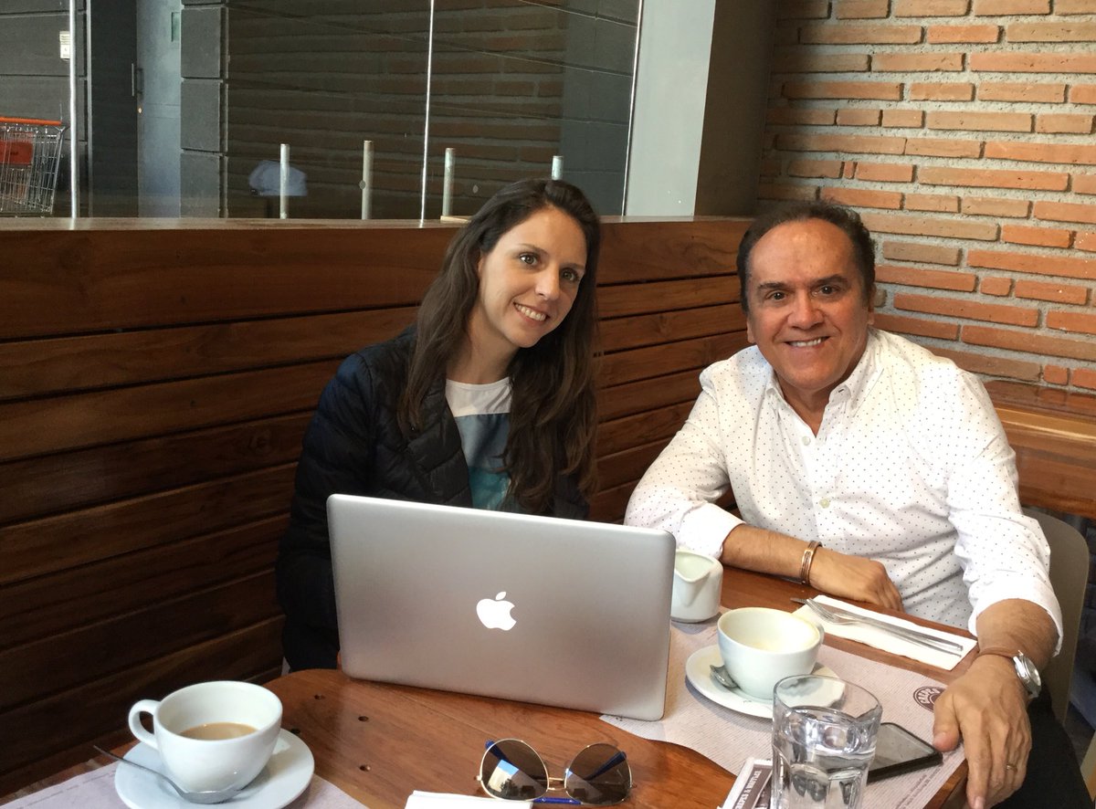 ortaquechel20's tweet photo. Encuentro en CDMX con #MonicaMontaño, directora de #OPDans... sobre la próxima visita a Miami de @MexCityBallet para programa combinado con @DanceNowMiami #danza @jashnegret #MXCB
#BridgesNotWalls #PuentesNoMuros @DiegoSalterini #HannaBaumgarten https://t.co/OQhLUpcrDz