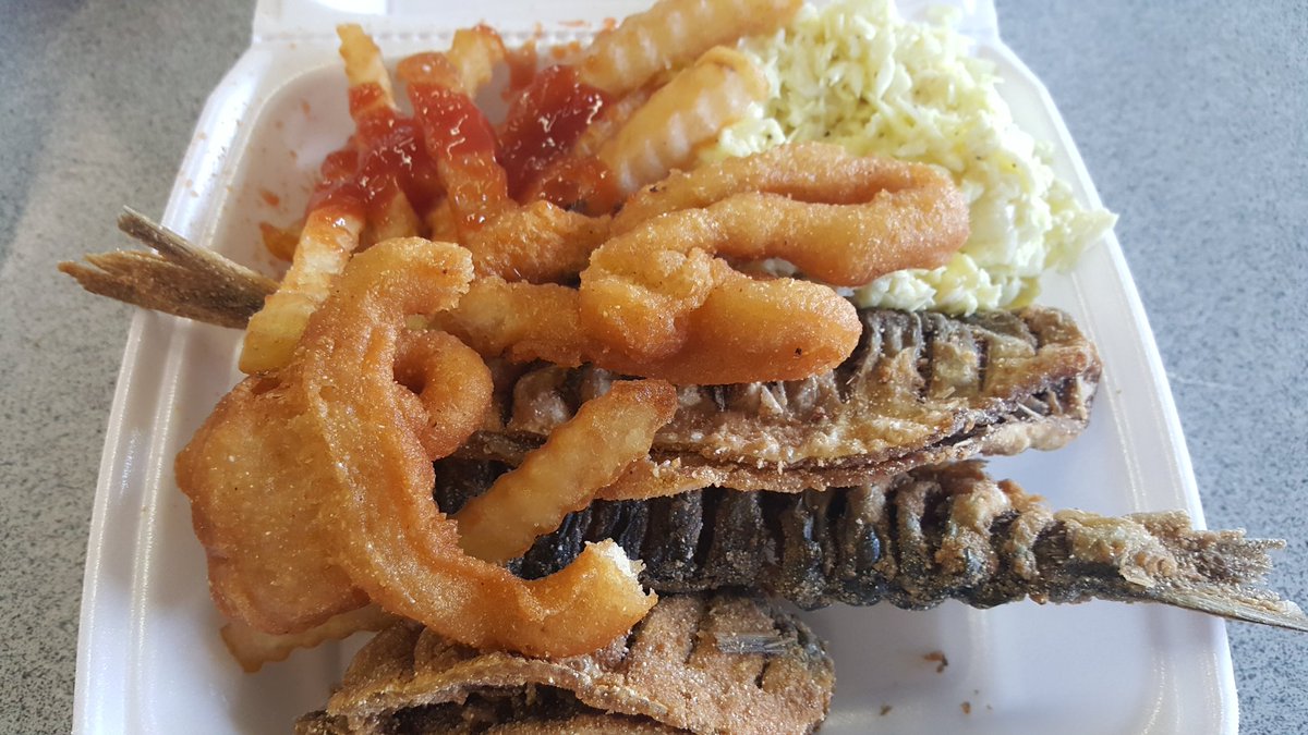 KeulWhitford's tweet photo. That was some good #FriedHerring that I had tonight in downtown #Pactolus NC #EasternNC #NCLife Good job Ruritan Club! https://t.co/c07iW1yL0k