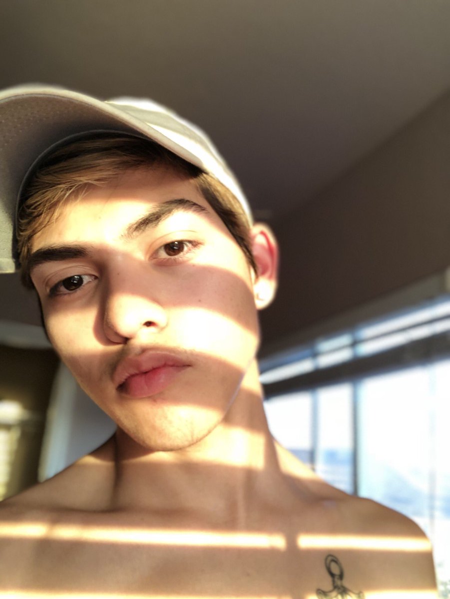 JairettR's tweet photo. #springboy
☀️😛⚓️ https://t.co/UIrKWy0WkS