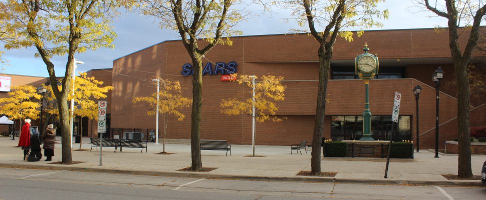 ICYMI: Another long-time staple of the Downtown Chatham Centre is closing its doors. blackburnnews.com/chatham/chatha… #ckont https://t.co/Ez0V6QHFAZ