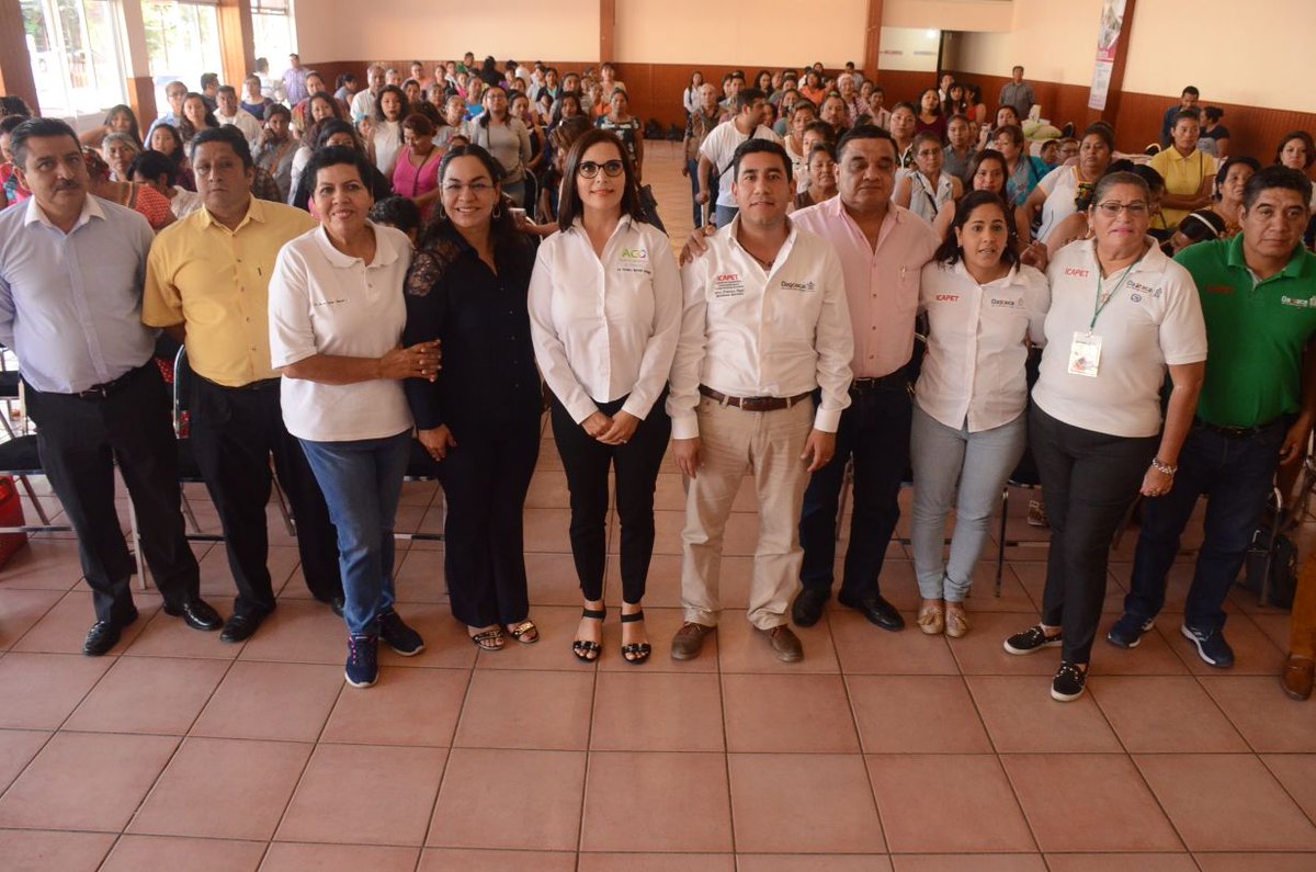 ACOaxaca's tweet photo. Esta tarde renovamos lazos de colaboración con @ICAPET_GobOax para seguir contribuyendo a la economía familiar a través de diversas capacitaciones. https://t.co/QxcqnrCmzf