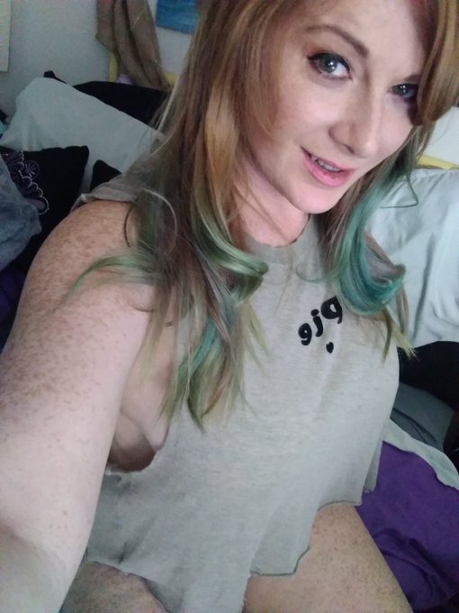 I feel pretty. Am online come hang out TGIF!! At https://t.co/D84MDrPWxU https://t.co/PgzVCERY6s<a href="/tag/mvsales"class="tags"><span>#mvsales</span></a>