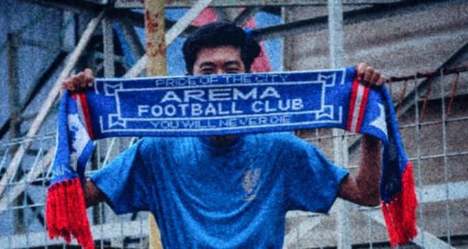 nuckyaditya's tweet photo. Jangan berhenti berjuang , melangkah terus meraih kejayaan
Tak pernah ragu kita selalu setia , cinta itu murni tanpa paksaan #Aremaday #ForzaArema https://t.co/BqUD2noCFk