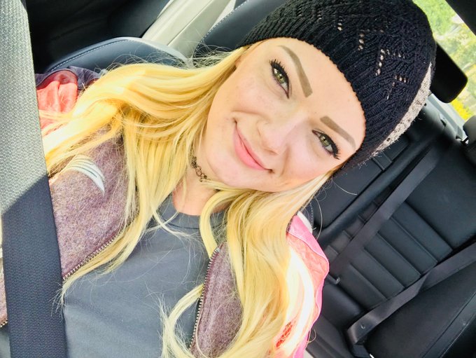 Sunny selfie Friday 🤗 https://t.co/kNrQpYLeSG<a href="/tag/twistys"class="tags"><span>#twistys</span></a>