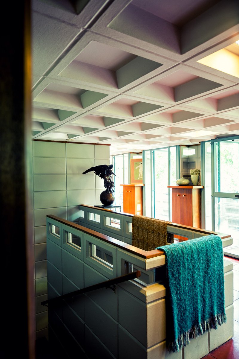 tbdmag's tweet photo. At a massive 4,300 square feet, the two-story Turkel house and its lush landscape is an example of Detroit’s great mansions. https://t.co/NSoLnlU6v6 #FrankLloydWright #WrightSites https://t.co/fxxxnQ7zko