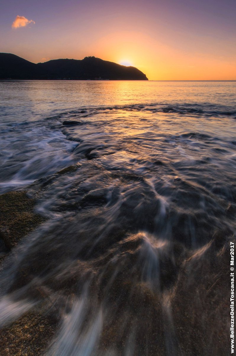 Dritti verso l'estate

BellezzeDellaToscana.it

#bellezzedellatoscana #Baratti #Piombino #Toscana #scogli #spiaggia #searocks #beach #amazing #cool #instacool #awesome #instaphoto #Tuscany #mare #golfodibaratti #sun #wonder #peaceful #sole #beautiful #sea #sunset #waves #seascape