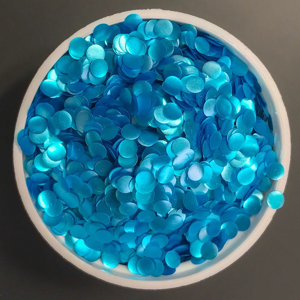 From #polkadots to #sequins,  flash and pizzazz to depths of ocean’s opalescent #blue (s) ... reminiscent of scales on a #mermaids tail... and the rarest of abalone hues... the possibilities are endless with #watsonedibleglitter #edibleglitter #madeinconnecticut @watsonnews