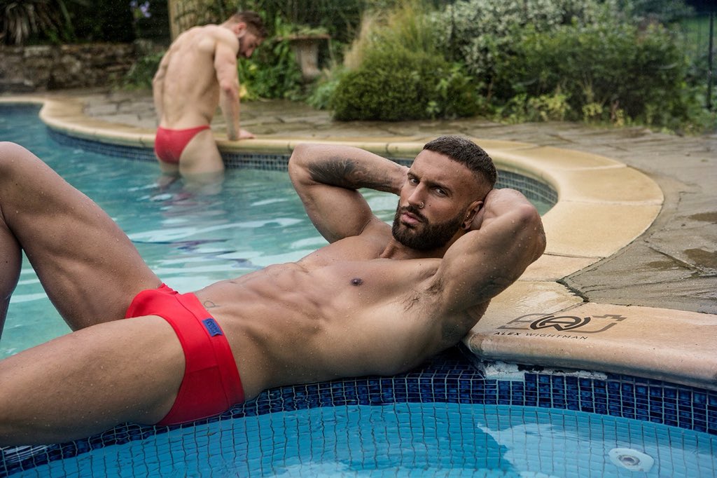 WomensEyeCandy1's tweet photo. Checkout the view ladies &amp; hunky @LiamMcaleese ain’t too bad to look at either! Redot &amp; extra #bulgetastic for @wightman_alex we wanna go poolside! 👙💋❤️ https://t.co/o62rgrZc1U