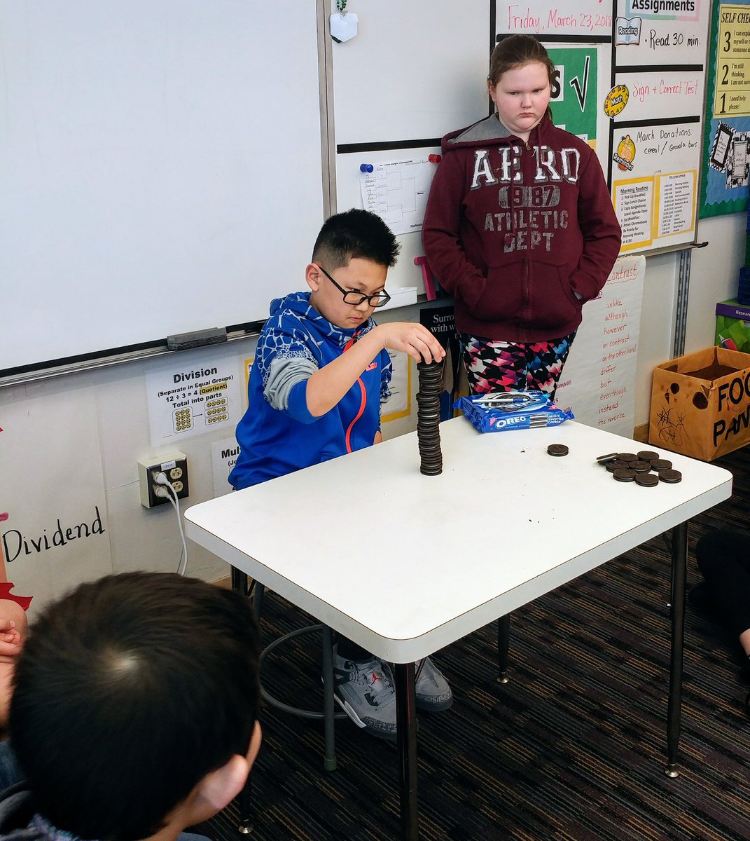 KrisFerguson17's tweet photo. NPE 5th grade Oreo cookie challenge. The tallest stack was 29 cookies tall #focused #engaged #youcouldveheardapindrop @lafave_ @dziegler15 https://t.co/o6Yl51lzBt