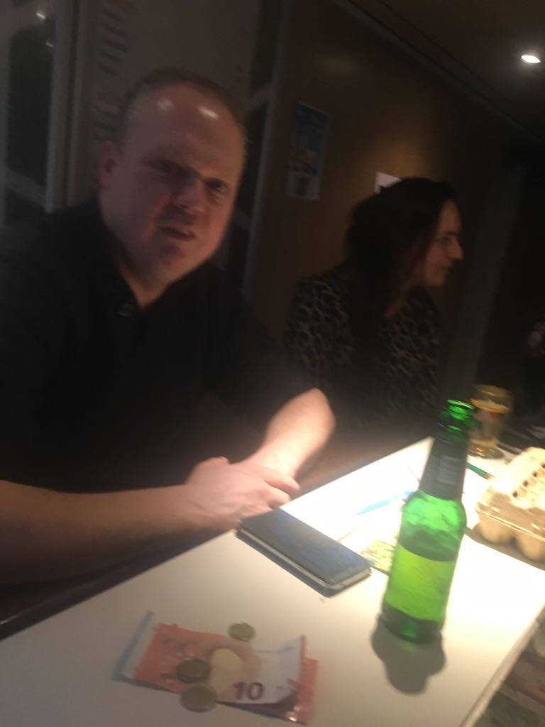 svorderbos's tweet photo. Deze avond was de traditionele paasbingo. Het was weer volle bak in het clubhuis. Diverse mooie prijzen waren er te winnen voor iedereen. Kortom het was weer gezellig.

#svorderbospaasbingo

#svorderbos #orderbossers #sportparkorderbos #apeldoorn https://t.co/L4pi9xMl17
