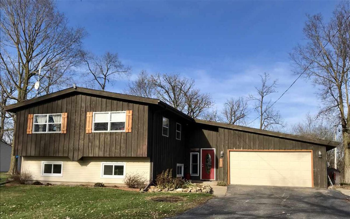 RemaxProByron's tweet photo. See a virtual tour of our listing on 3601 S Bend Road #Rockford #IL  #realestate https://t.co/n0mL1O0OdH https://t.co/5kunaxn8eC
