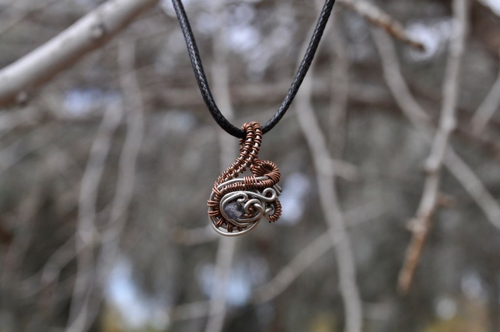 Rawvolutionjwls's tweet image. Beaded and faceted Amethyst wrapped with copper and silver plated copper. 

Pendant NFS. &amp;lt;3