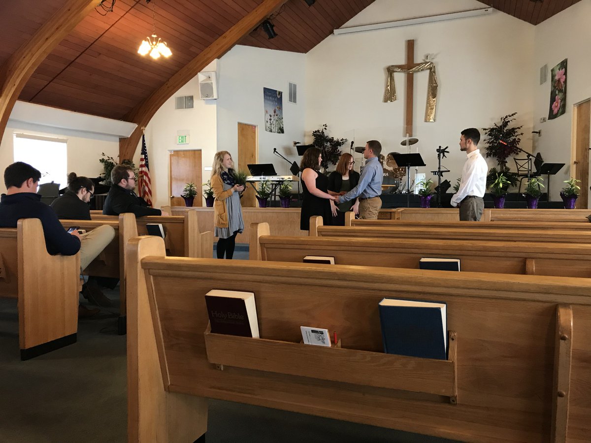 BCMinDegrees's tweet photo. Students in our Senior Seminar in Christian Ministries class gained some fun, but practical, experience by performing a mock wedding and funeral this week! It's one thing to talk about stuff in class. It's quite another to actually DO it! Fun times! #experientiallearning https://t.co/mHCeNItcmB
