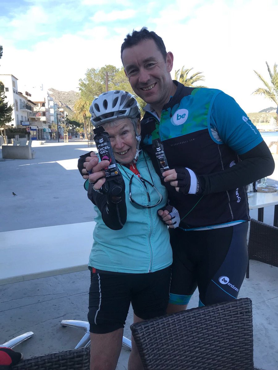 BeEndurance's tweet photo. Met #Brenda from Barnsley at end of our ride. Let her have one of the tasty @ProAthleteSupps #ExcelGel https://t.co/3ClIJjcOL1
