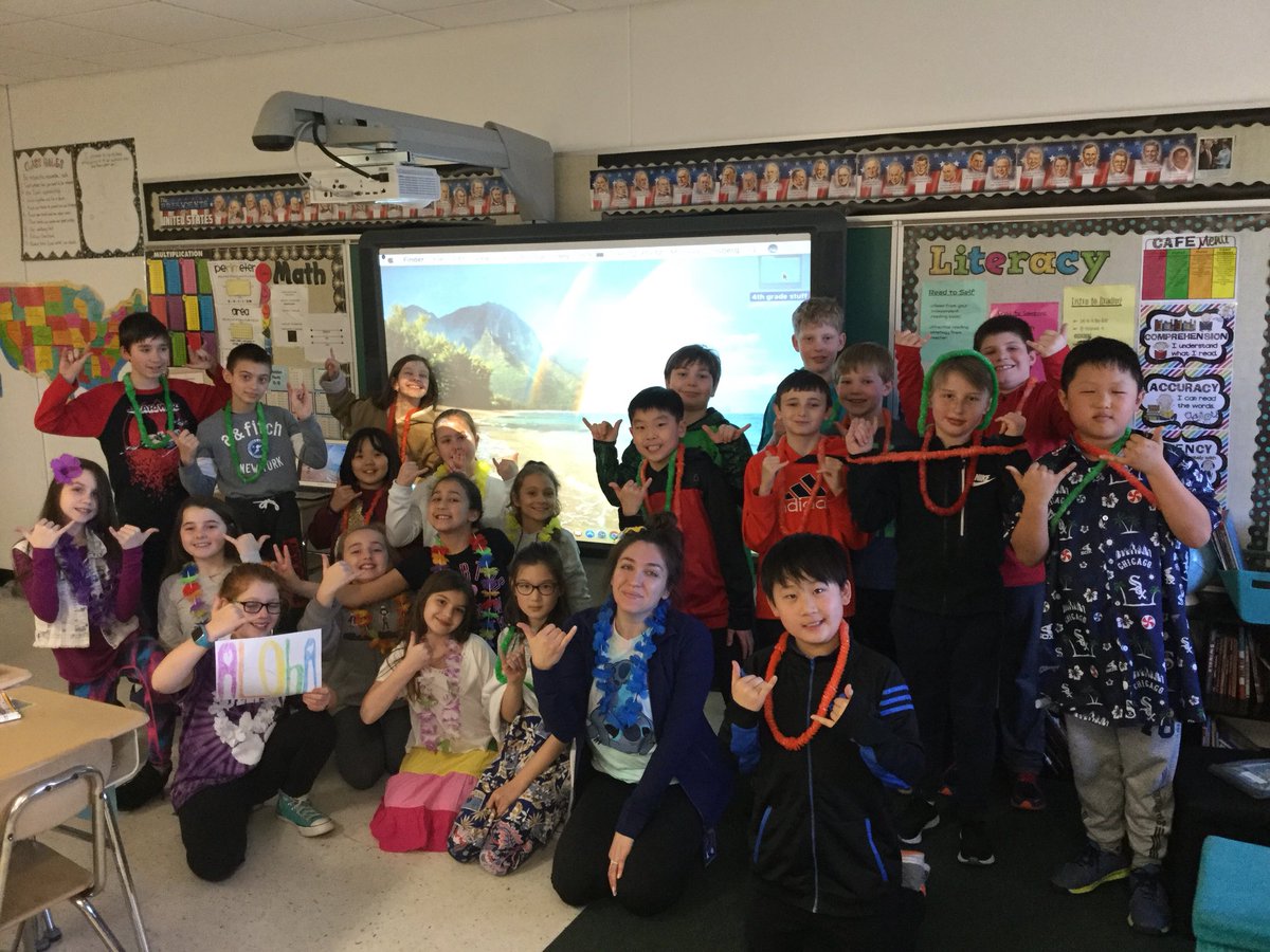 MrsDelgadoD23's tweet photo. Showed our Hawaiian day spirit on this Friday leading into Spring Break!#schoolspirit #Aloha  @D23Sullivan https://t.co/gyFsE4YbRX