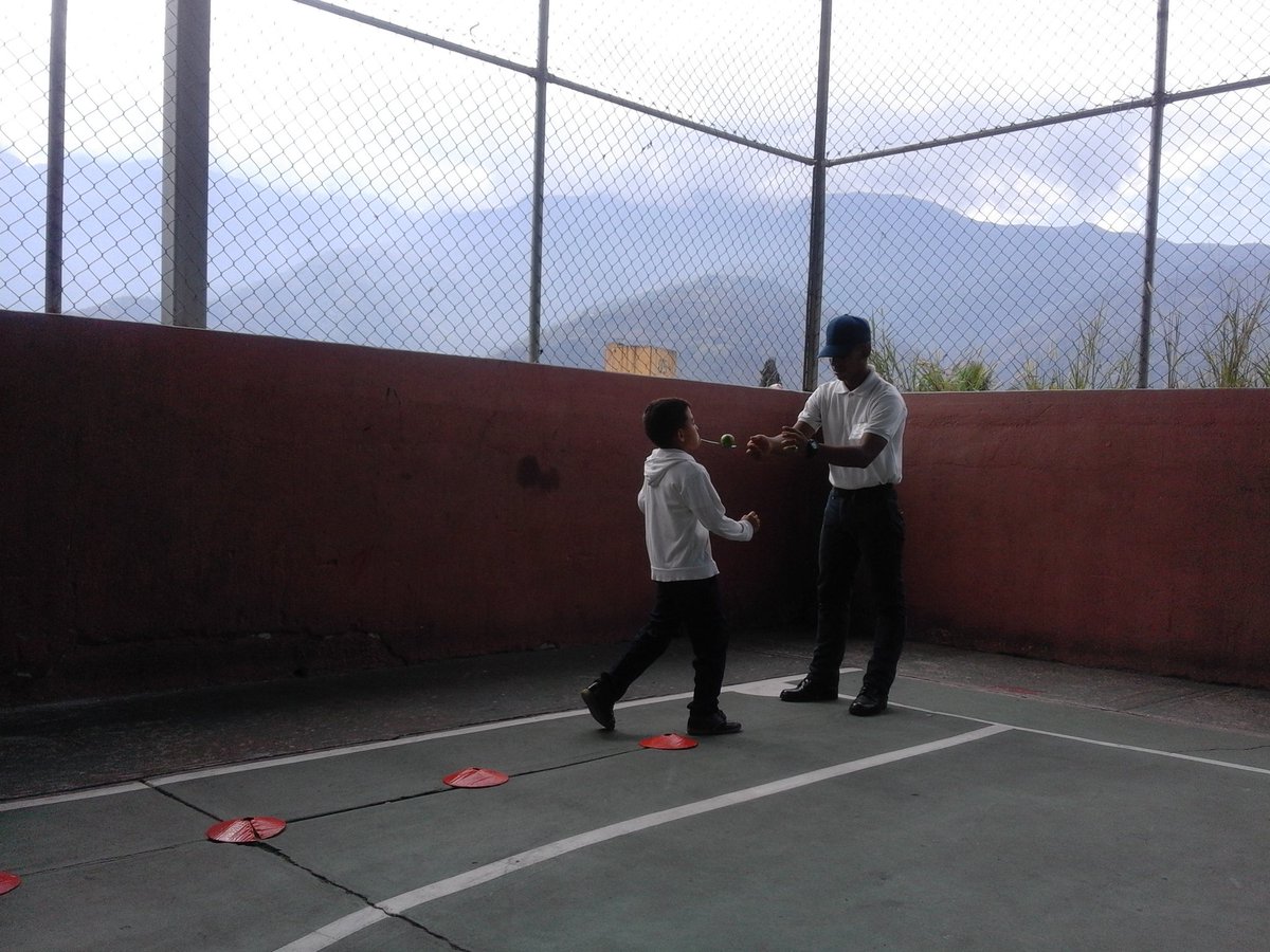 meridaunes's tweet photo. #23Mar #UNESMerida, "La coordinación Cultura de Paz y la Coordinación de Vinculación Social @CIVSUNESMerida y discentes #PNF Policial; Realizarón "Gymkana Integral", actividad de Vinculación Social colectivo cultural para las y los niños de la "Escuela Básica Los Curos" https://t.co/k9q4OZgbWX