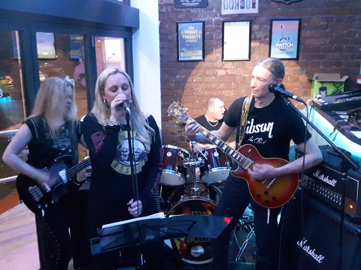 mikepitchestog's tweet photo. This is @RawUrge killing it at @switchplymouth ๐๐ธ๐ค๐ค
#liverock #livemusic #Plymouth #SwitchSessions @britainsocean https://t.co/bOSbCBiNmV
