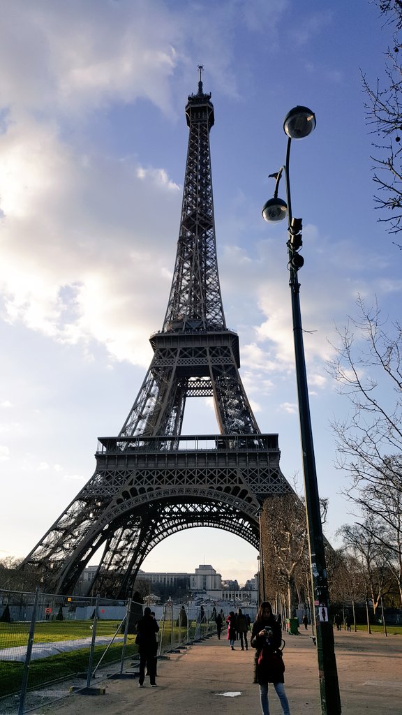 inesjac's tweet photo. Los sueños se cumplen...🙂❤🗼🇫🇷 https://t.co/oeKqslTGAl