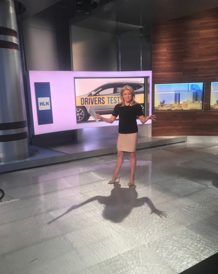 SusanHendricks's tweet photo. Happy Friday #creepyshadow https://t.co/84LeTGxzZg