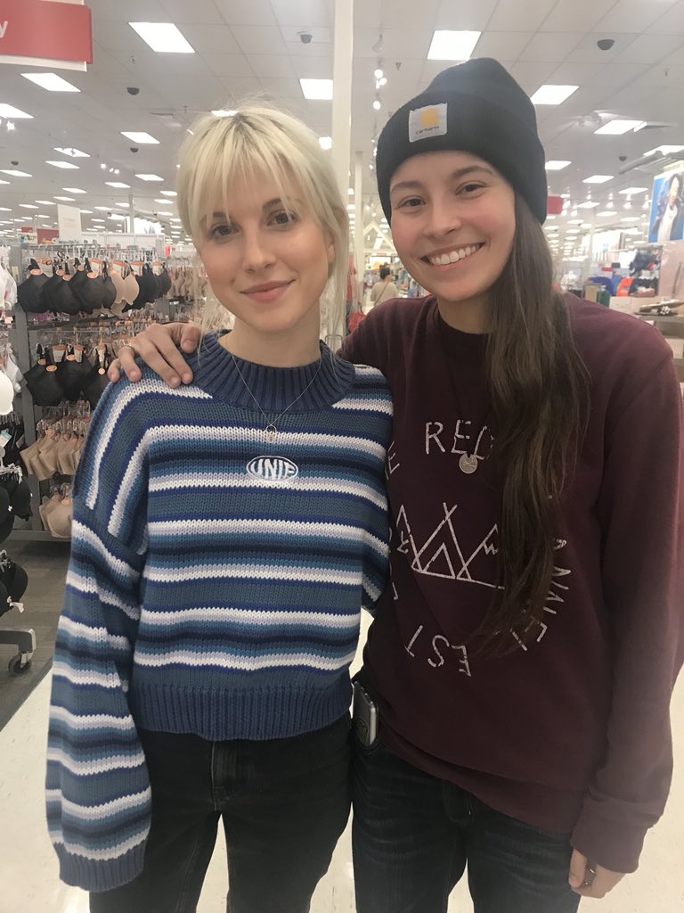 aafterlaughterr's tweet photo. thanks so much for taking pictures with us and being so nice! you’re so sweet💞glad we got to chat for a few minutes! @yelyahwilliams p.s. thanks @LindseyByrnes for taking the pics (also 👀 👙) https://t.co/M954TqGuDk