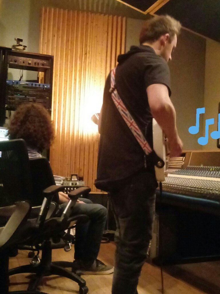 Inkless_Band's tweet photo. Creating magic at #rustbeltstudios #detroitrockcity #detroitrock #royaloak #detroitbands #unionjackstrap #studiotime https://t.co/Y7vbE9IvMe