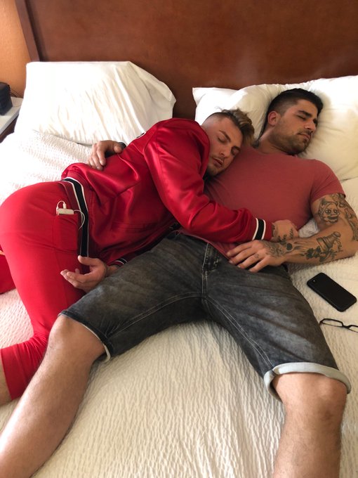 Caught em’ sleeping ? Sexy @William_SeedXXX & @ryanbonesxxx https://t.co/FXEUnTrMGI