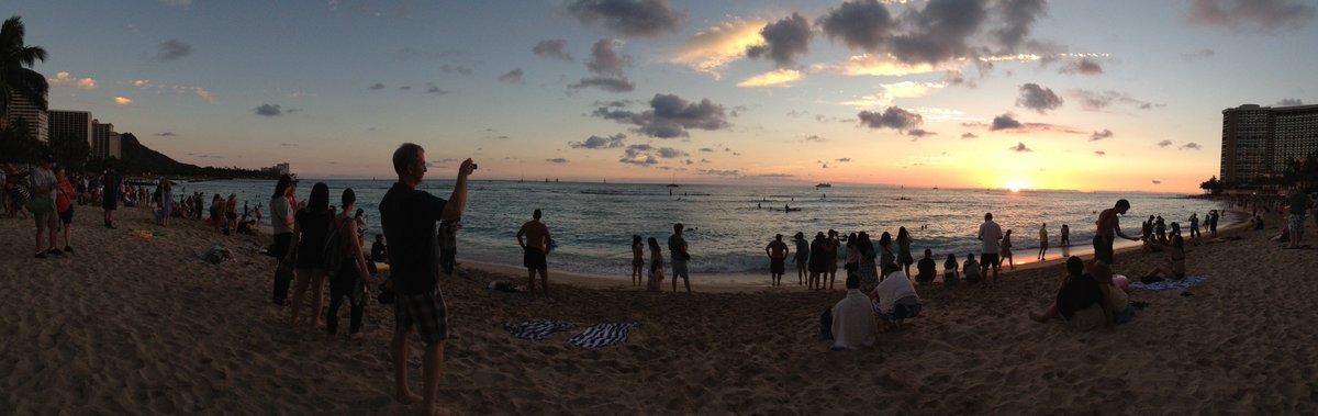 FitLifeTravel's tweet image. Panoramic view - Waikiki Beach. One of the most recognized attractions in Hawaii. Sunsets are the best time to enjoy the area and fireworks on Friday nights at the Hilton. 

#hawaii #waikiki #vacation #travel #photography #sunset #ocean #waves #aloha