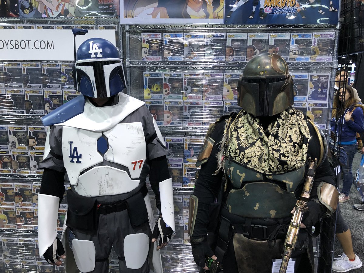 Defly dig the #Dodgers #Mandalorian at #WonderCon ⚾️ #cosplay #starwars #starwarscosplay #mandaloriancosplay #wondercon2018 
#wonderconcosplay