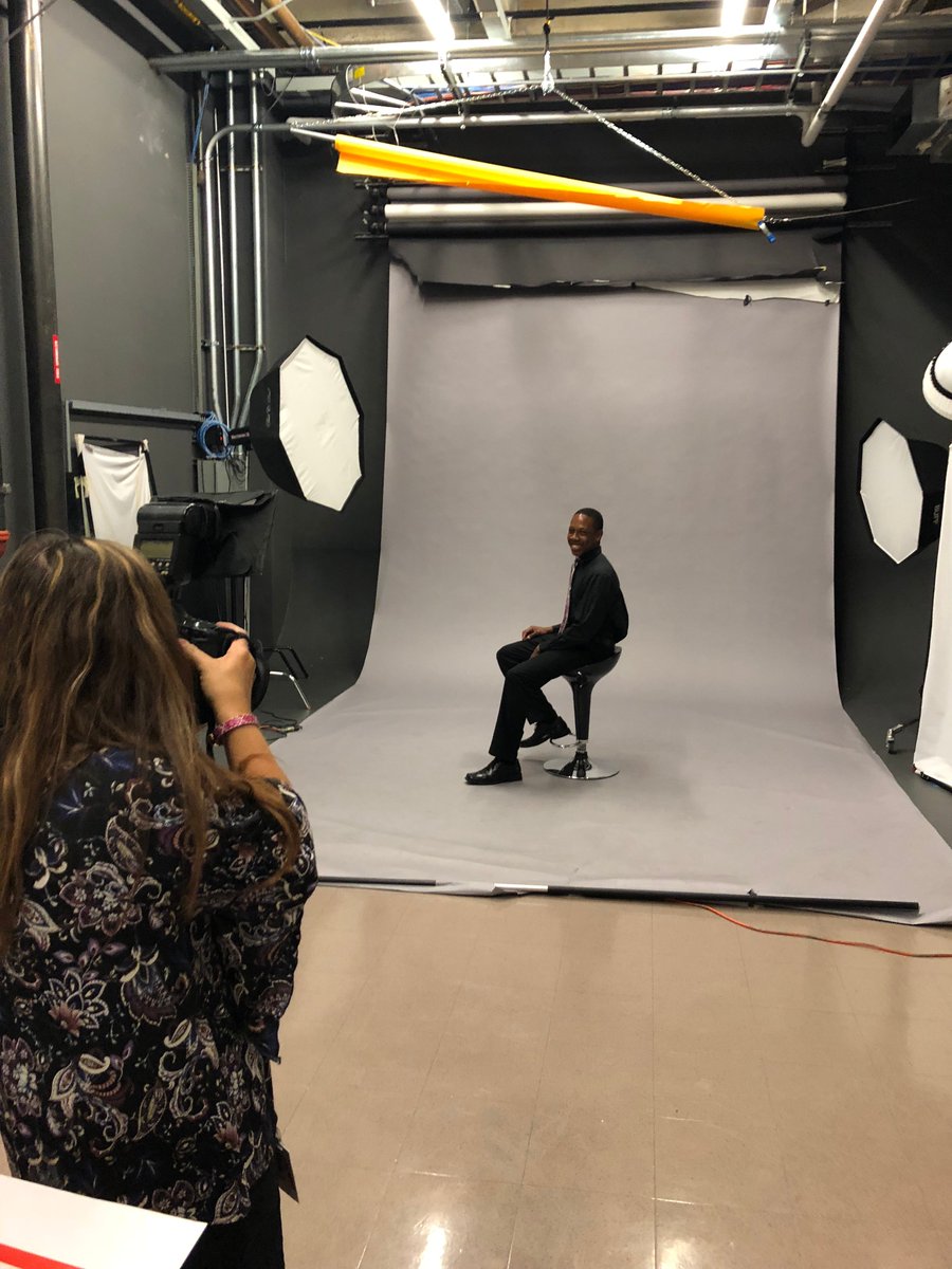 RepublicMediaAz's tweet photo. A little #bts action with some of the Junior Achievement of #AZ 18 Under 18 Award program recipients! Congrats to all the nominees &amp; award winners. View the special section inside The Arizona Republic on April 15th. https://t.co/nwwUQiJQKa