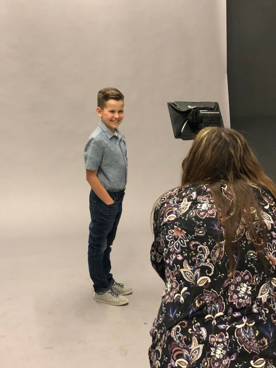 RepublicMediaAz's tweet photo. A little #bts action with some of the Junior Achievement of #AZ 18 Under 18 Award program recipients! Congrats to all the nominees &amp; award winners. View the special section inside The Arizona Republic on April 15th. https://t.co/nwwUQiJQKa