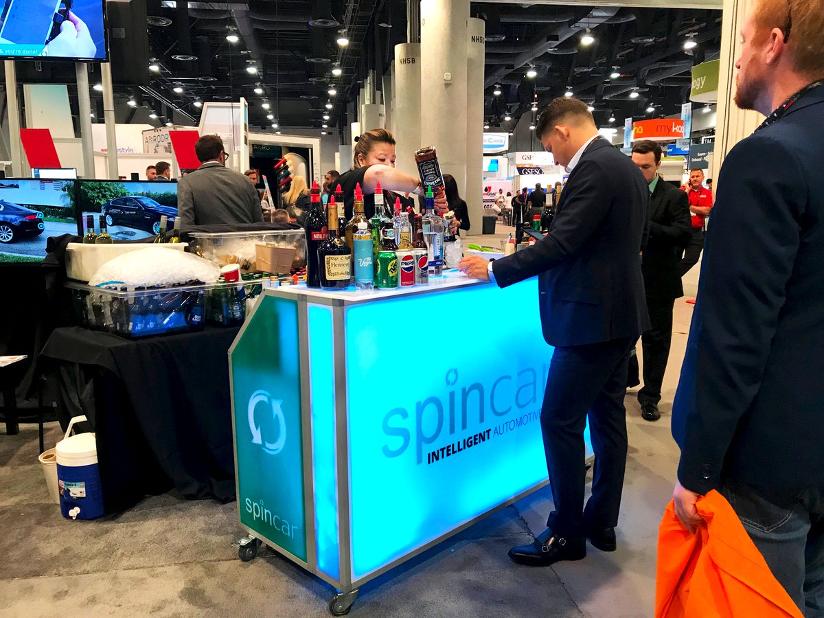 getimpel's tweet photo. SpinCar Bar is open! Come grab a drink and learn how to increase VDP conversion by 10%!
#spinbar #SpinCar #NADA2018 #NADASHOW #NADAVegas #automotivemarketing #drink #360spin #360video #autoadvertising https://t.co/ESeWlz8D9q