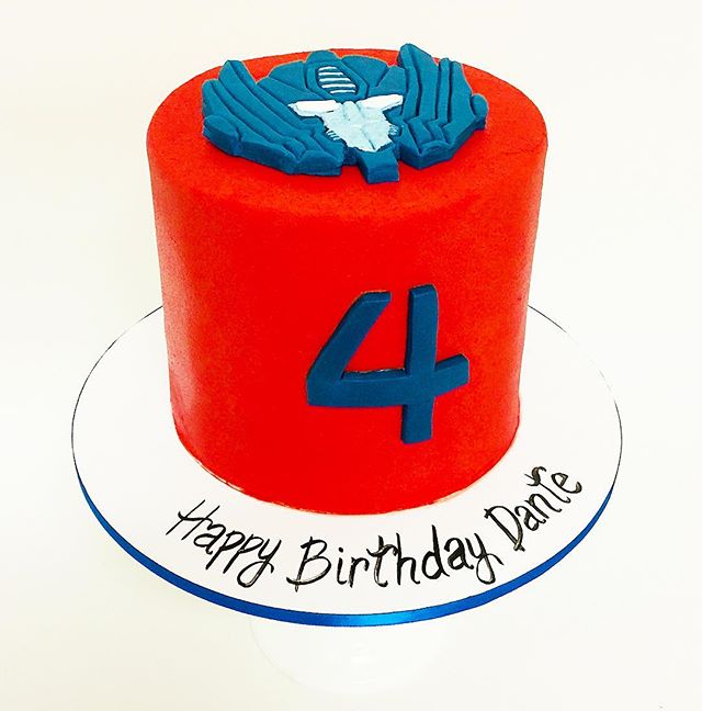 HalfBakedCo's tweet photo. Smooth as butter👌🏻#buttercreamcake #halfbaked #halfbakedco #transformerscake #kidscake #burbankbakery #fourthbirthdaycake https://t.co/LbtFVvjAJK https://t.co/DMKGUiYAtN