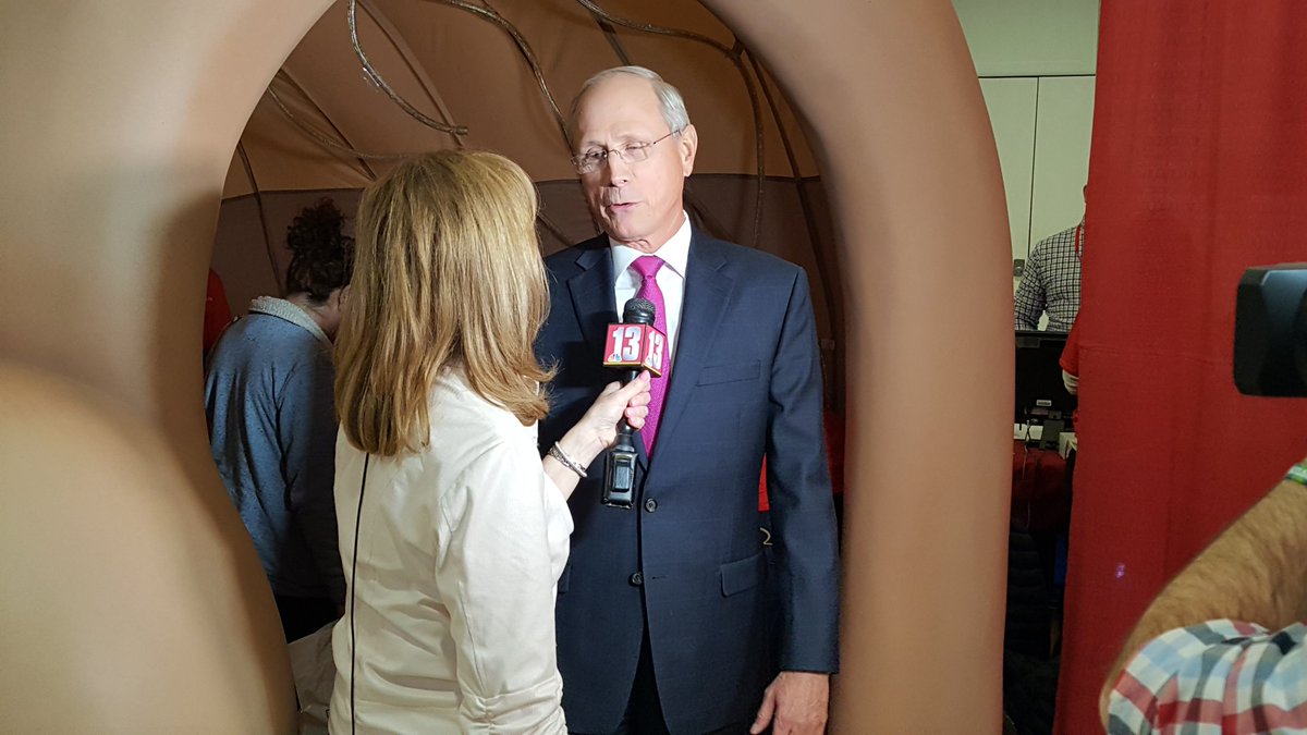 mullam's tweet photo. #SPHP CEO Dr. Jim Reed speaks with @BenitaZahn at @WNYT about the importance of educating children about healthy living at Journey Through The Body #jttb @Crossgates_Mall https://t.co/X4pT4qYWoX