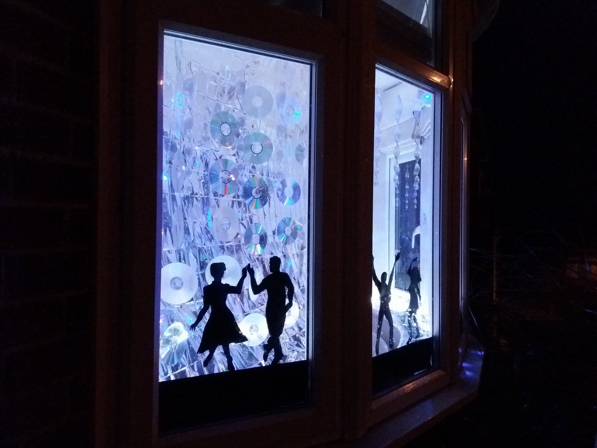 friendsofbside's tweet image. What an excellent use of CD’s! Check out all the windows signed up to Portland Window Wanderland here: windowwanderland.com/event/portland…