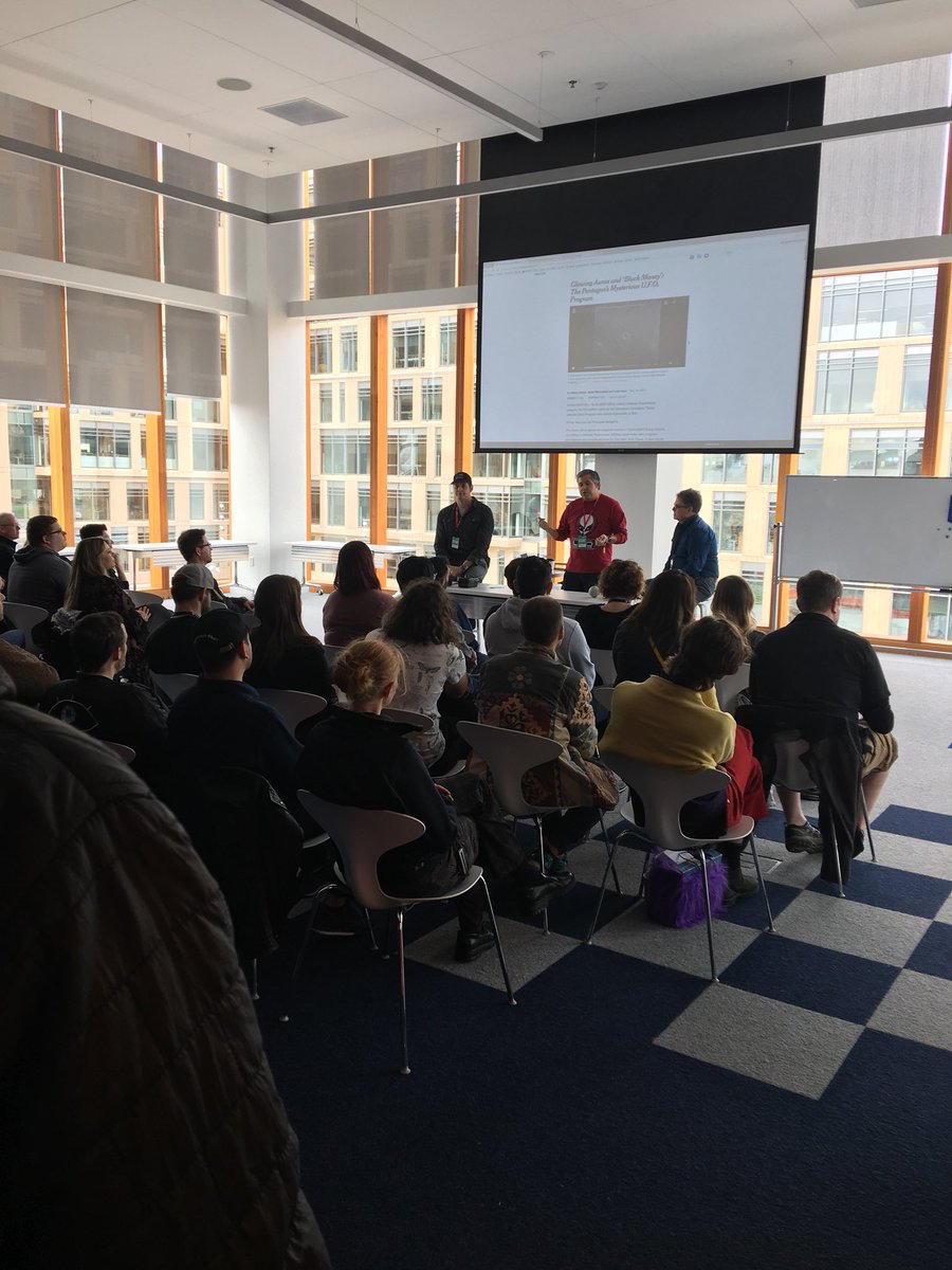hackfortfest's tweet photo. The Truth Is Out There with @fxmodels, @alejandrotrojas, &amp; @BenHansen00 is standing room only. 

Did you know you can use #citizenscience in the search for planets &amp; ufos? Cool! 

#Hackfort2018 #treefort2018 #TFsponsor https://t.co/0LtFcoqIZ4