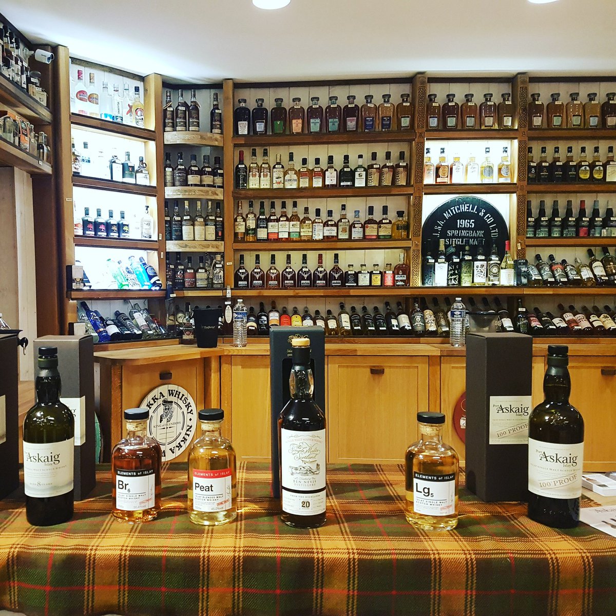 ElixirDistiller's tweet image. Thanks to @LeCaveaud'Ostwald in #Alsace for a superb finish to @ElixirDistiller tour de #France @PortAskaigMalt @ElementsOfIslay #singlemaltsofscotland #whiskytasting #lmdw @finespirits_fr