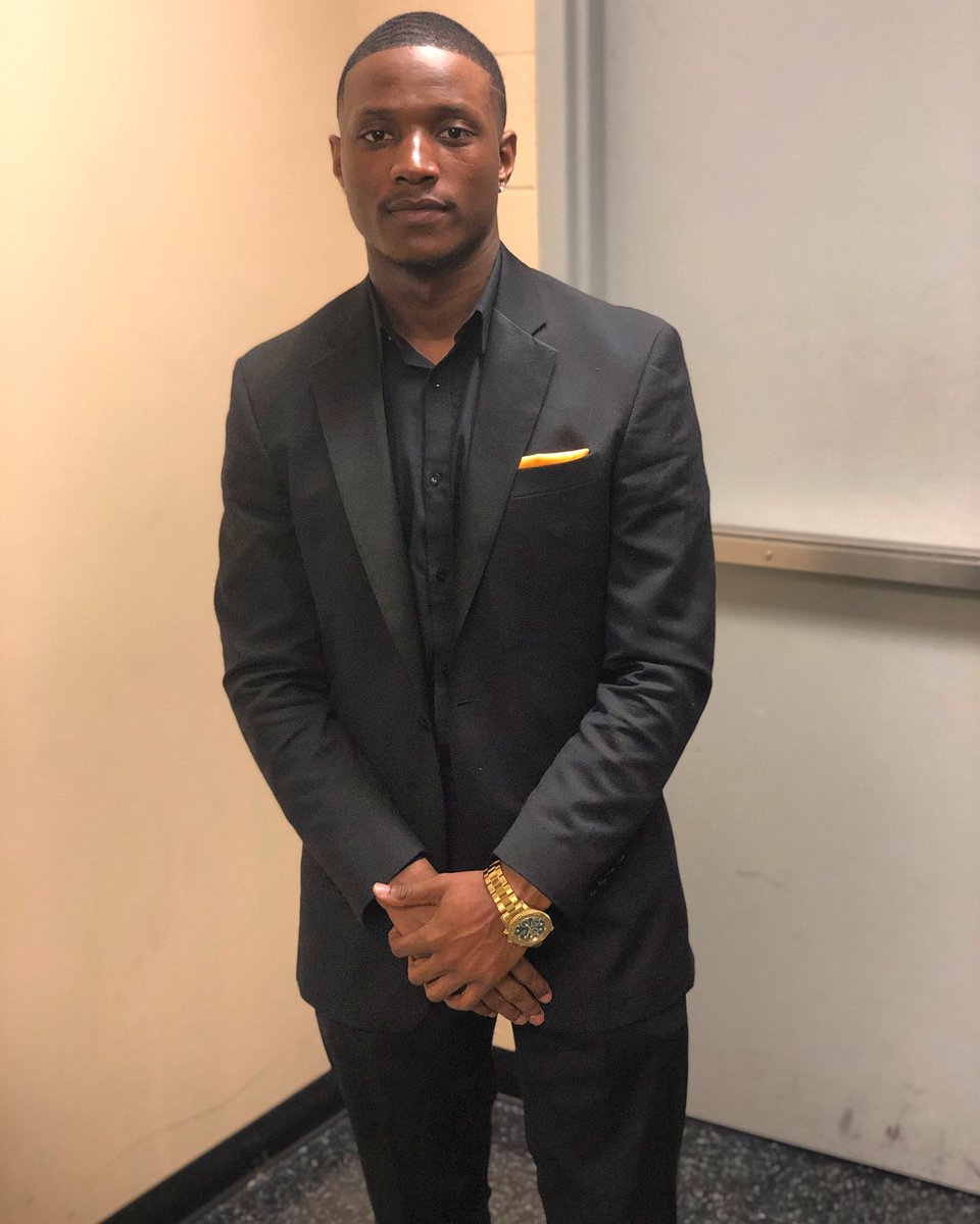 thatszo1's tweet image. Miss Black&amp;amp;Gold🤙🏾 #AlphaWeek #AΦΑ