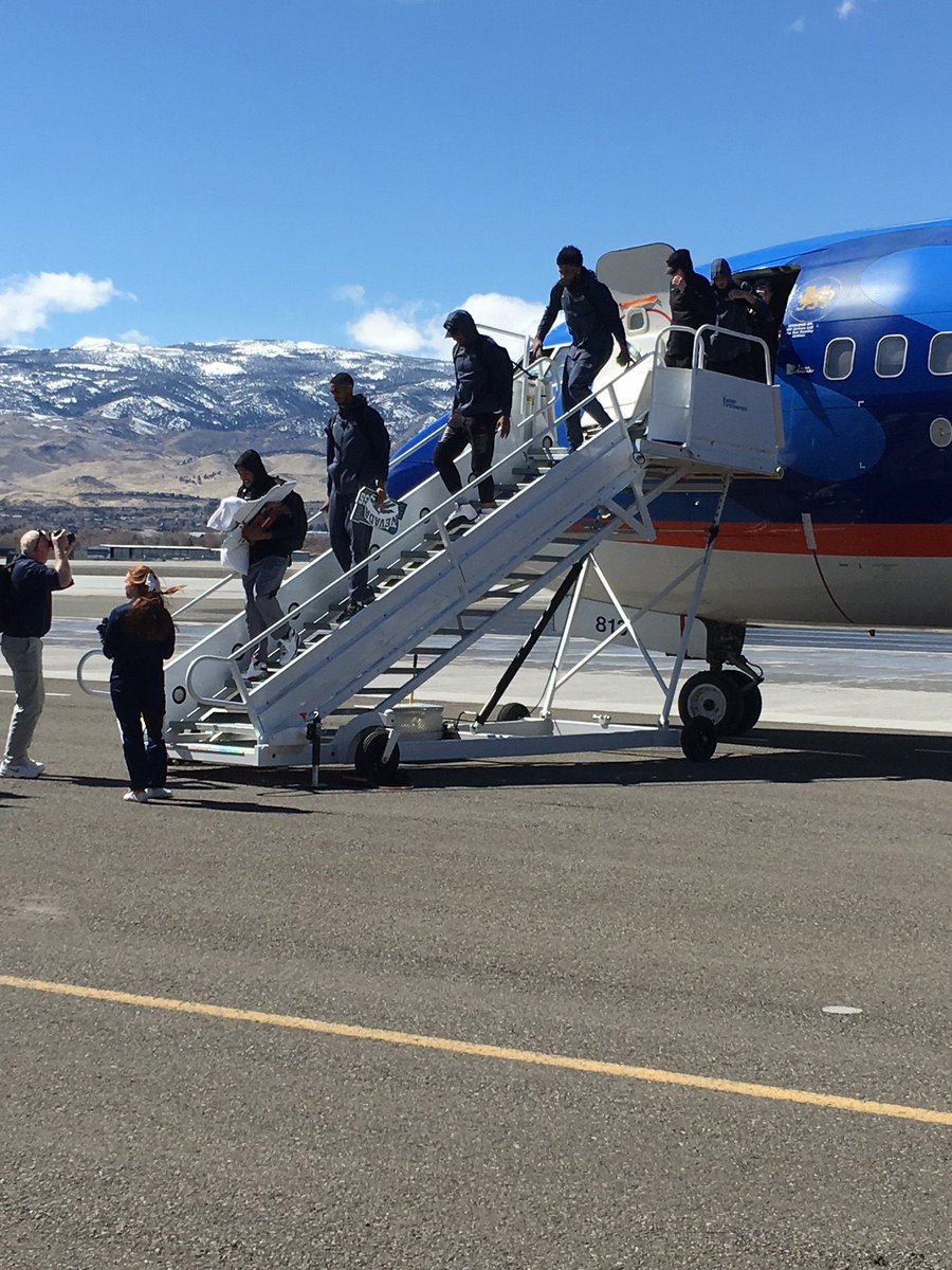 RenoAirport's tweet photo. What a great turnout today!  Talk about community support.  It's safe to say our #BiggestLittleCity backs The Pack.  Welcome home! @NevadaWolfPack @CityofReno @cityofsparks #Paws4Passengers @AtlanticFBO @Doughboysreno https://t.co/3GQboLVUGY