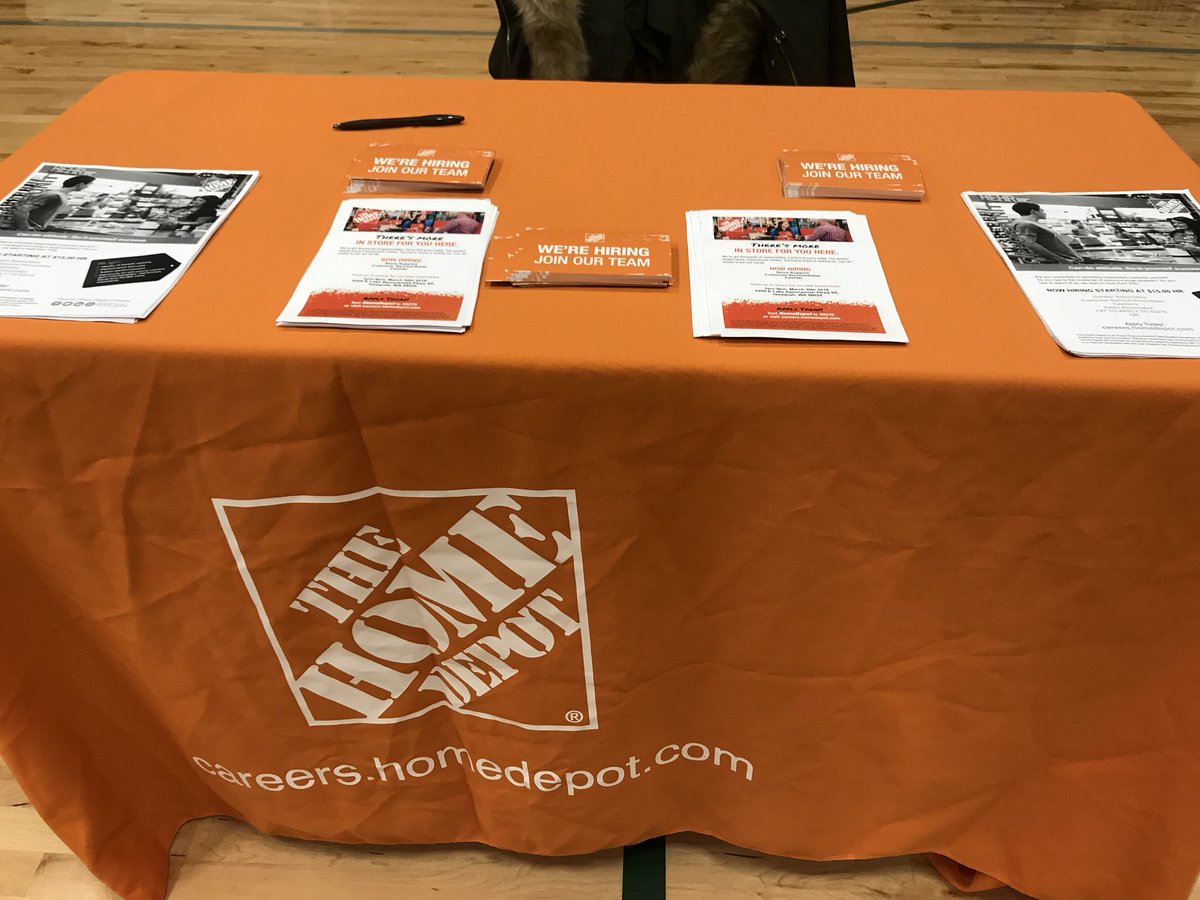 iserym101's tweet photo. Career fair ready #d19 #watchoutothercompanies #15hour #northbend #bestcompanyever https://t.co/IG4zNPLNj5