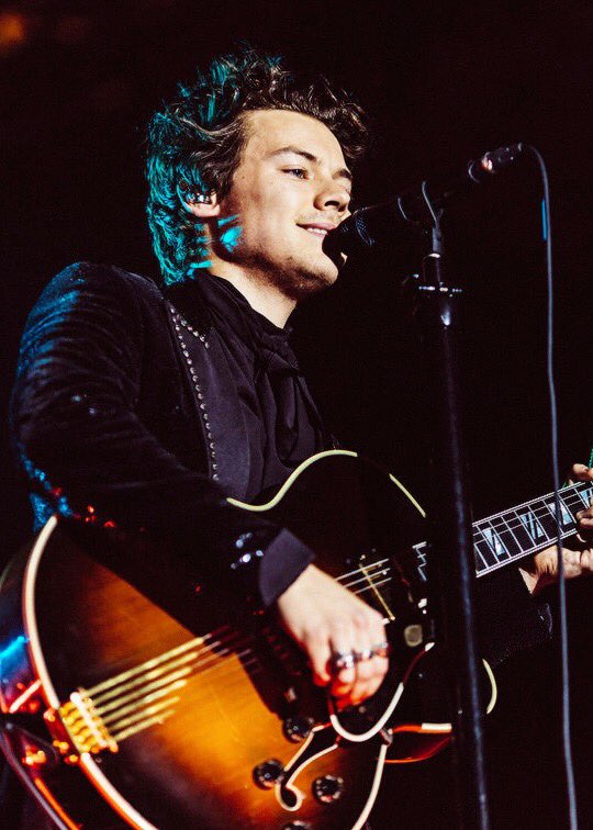 STATSAWARDS's tweet photo. VOTE FOR HARRY

• less than 24hs to vote
• website votes closed
• only 1 vote per day on twitter, RTS are valid

For your vote to be valid your account must have

• a profile picture
• 10+ followers
• 24+ hours since creation

#KCA #FavBreakoutArtistHarryStyles https://t.co/JGDiqXLCxP
