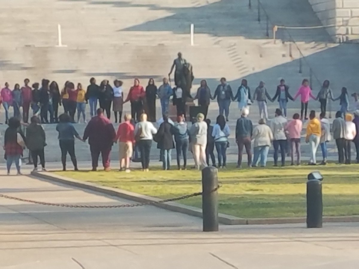 RochelleDean's tweet photo. A group of students, parents and members of the public join hands in prayer @SCStatehouse. We'll tell you why they are standing hand in hand tonight on @abc_columbia news at 11. @SpringValleyHS_ https://t.co/GM8qq1GR1H
