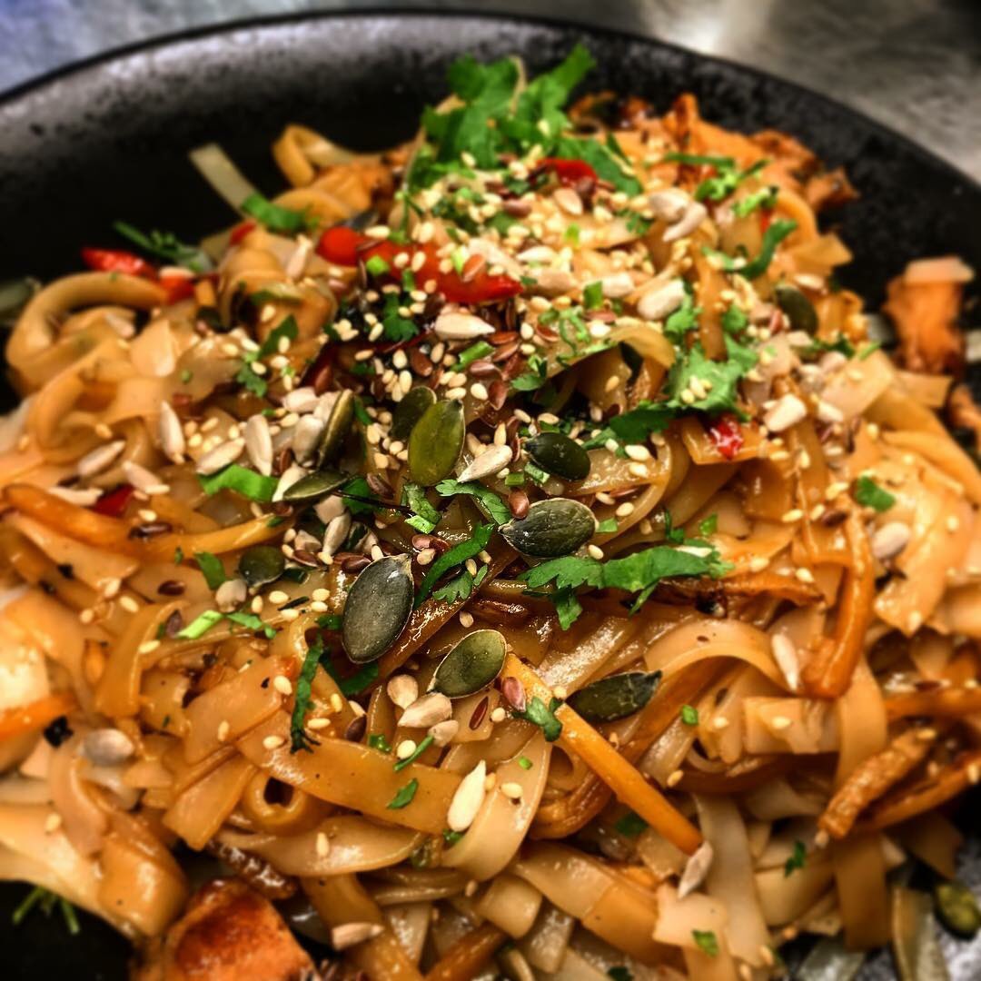 Gos fylgir öllum réttum í sal um helgina til 17:00. 

Taktu frí frá eldhúsinu um helgina og kíktu á Garðatorg. 

nu210.is • Garðatorg 6