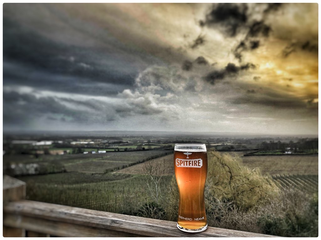 ChefRichardNic's tweet photo. Great start to the weekend 🍺@TheBullInnLinto @ShepherdNeame #spitfiregold #gardenofengland #kentishcountryside #camra #amazingviews #supportyourlocalpub https://t.co/4jcWYj3BU9