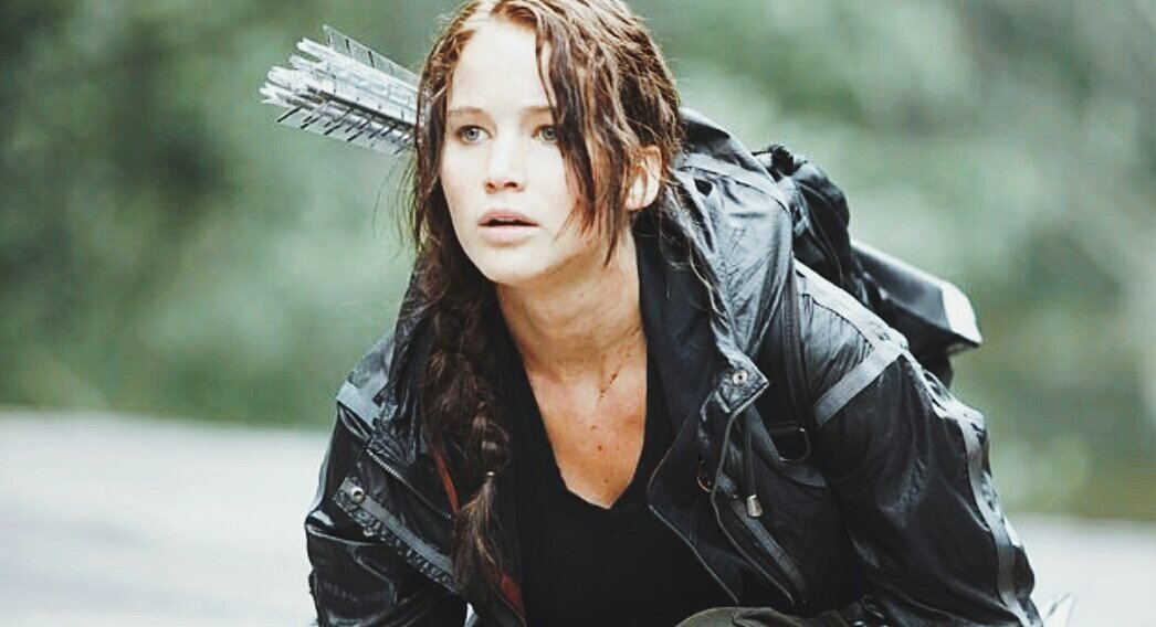 ohmylovelyjosh's tweet photo. "Wanna see what I got you today? It's a mockingjay pin, to protect you. And as long as you have it, nothing bad will happen to you, okay? I promise.- Katniss Everdeen "

here's to the symbol of the rebellion, our mockingjay

#6YearsOfTheHungerGames https://t.co/TAblt5JFNk